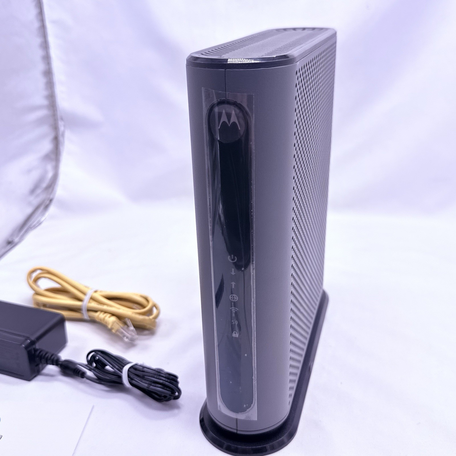 Motorola MG8702-10 AC3200 DOCSIS 3.1 Cable Modem Router