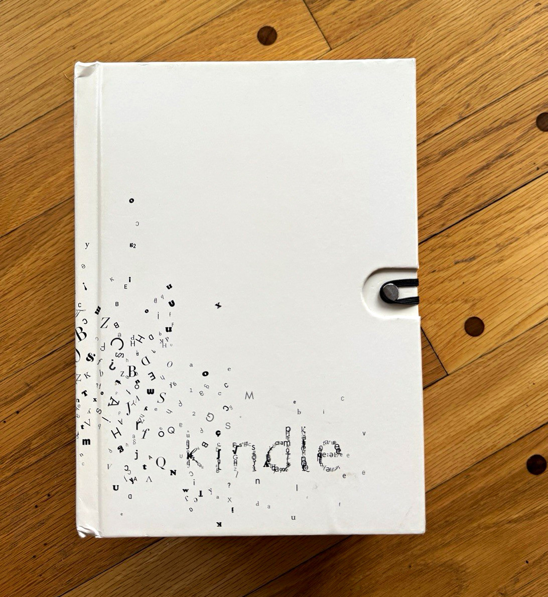 Amazon Kindle 1st Generation  D00111 eReader Original Box Vintage Rare