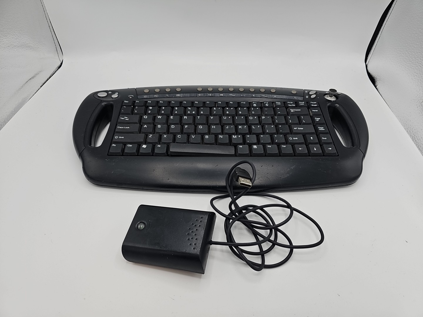 Vintage BTC Wireless Handheld Keyboard/Mouse 9019URF Keyboard With Receiver