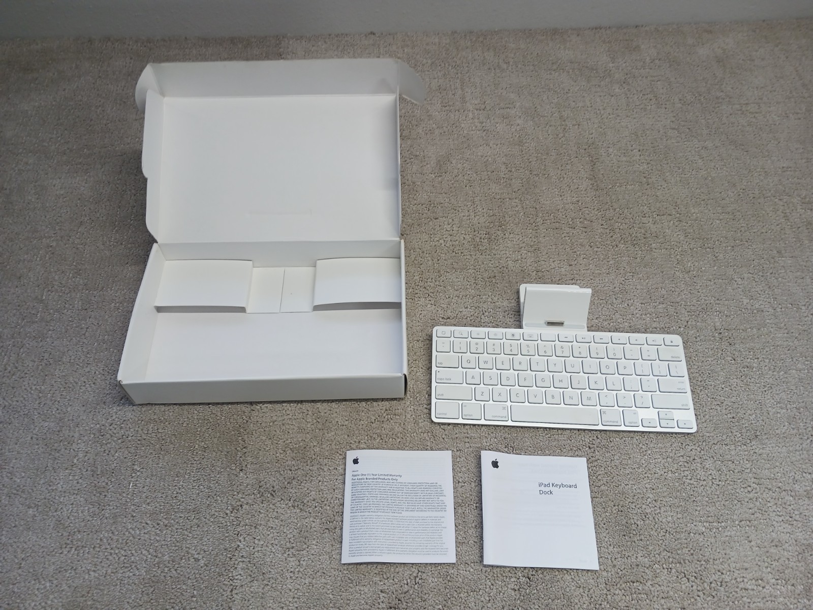 Genuine APPLE iPAD OEM Keyboard Dock A1359 1st 2nd & 3rd Gen Silver
