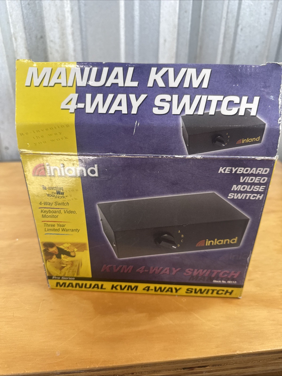 Inland Manual KVM 2 Way Switch Keyboard Video Mouse Switch Pro Series 08113