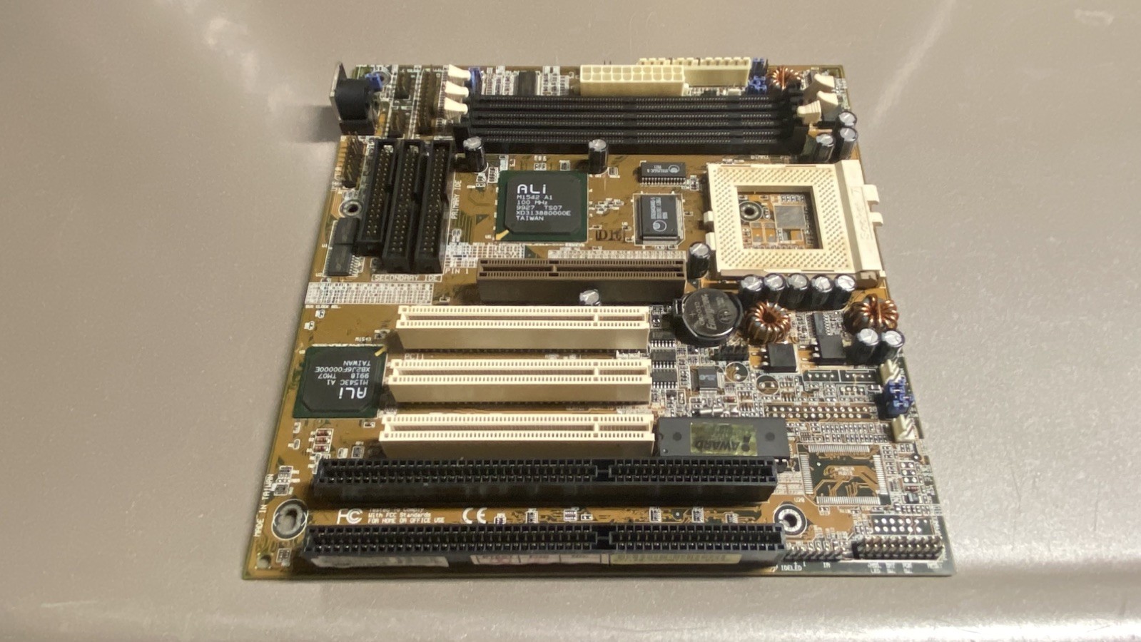 Asus P5A-B Motherboard super socket 7 Ali Rev 1.04