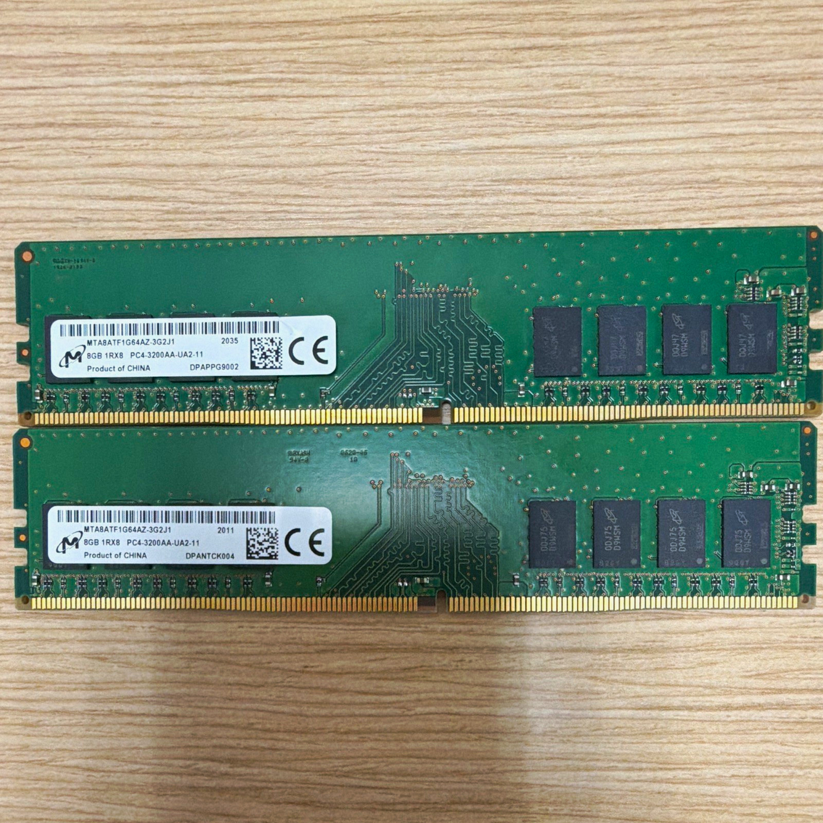 Micron 16GB (2x8GB) DDR4 PC4-3200AA DIMM 288-Pin non-ECC MTA8ATF1G64AZ-3G2J1