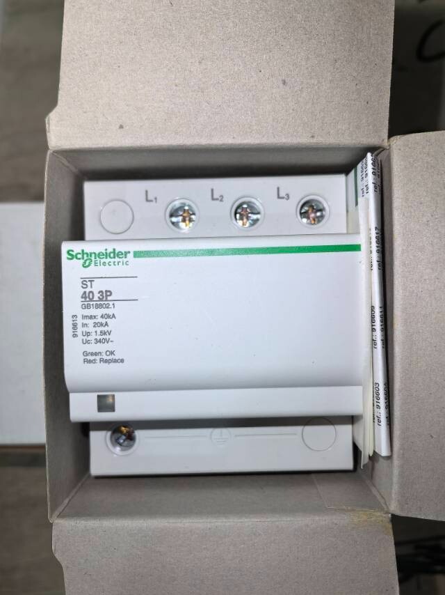 916613 Schneider surge protector SR40 3P-lmax 40KA