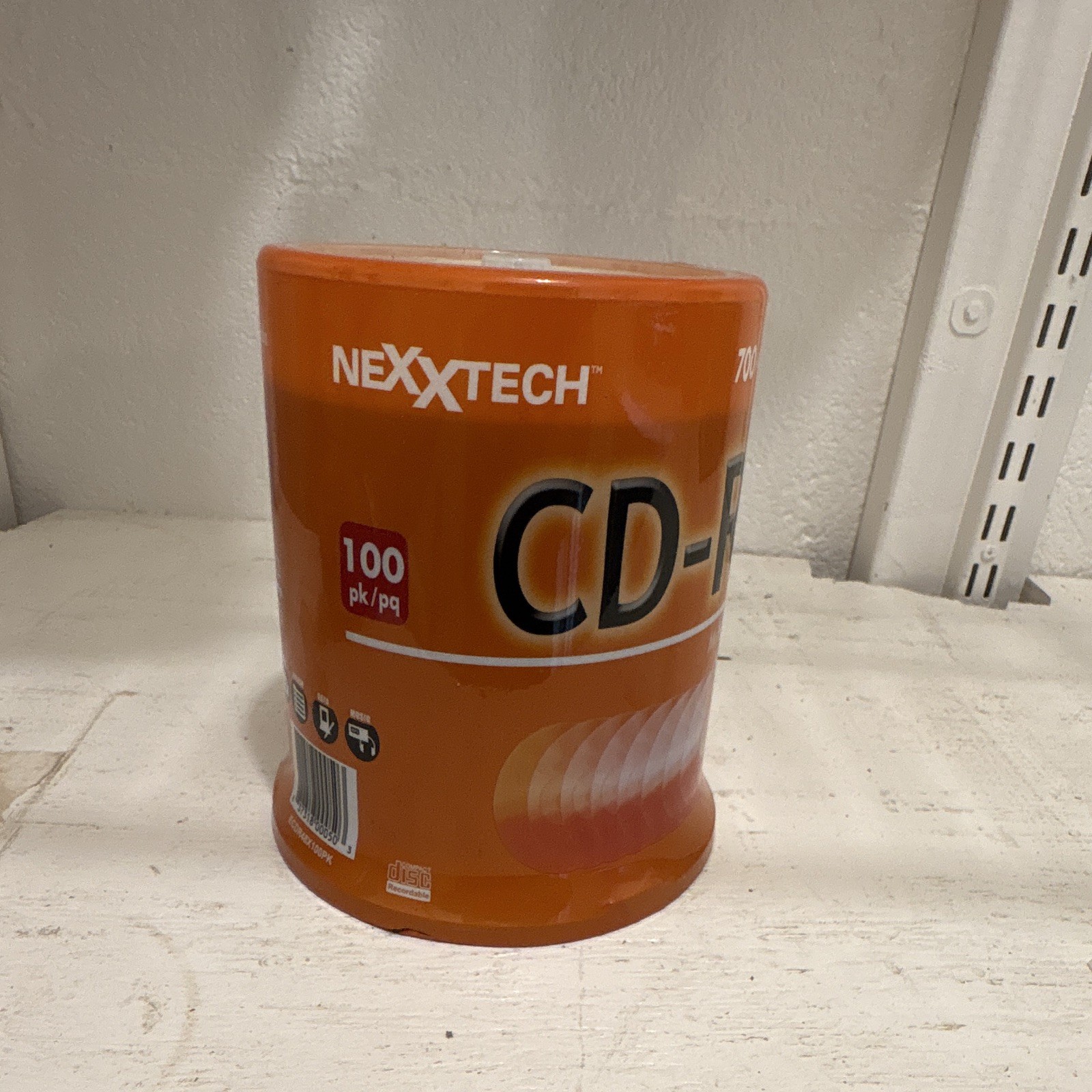 NexxTech CD-R Recordable Discs 700MB 52x 100-Pack Spindle/Cake Box