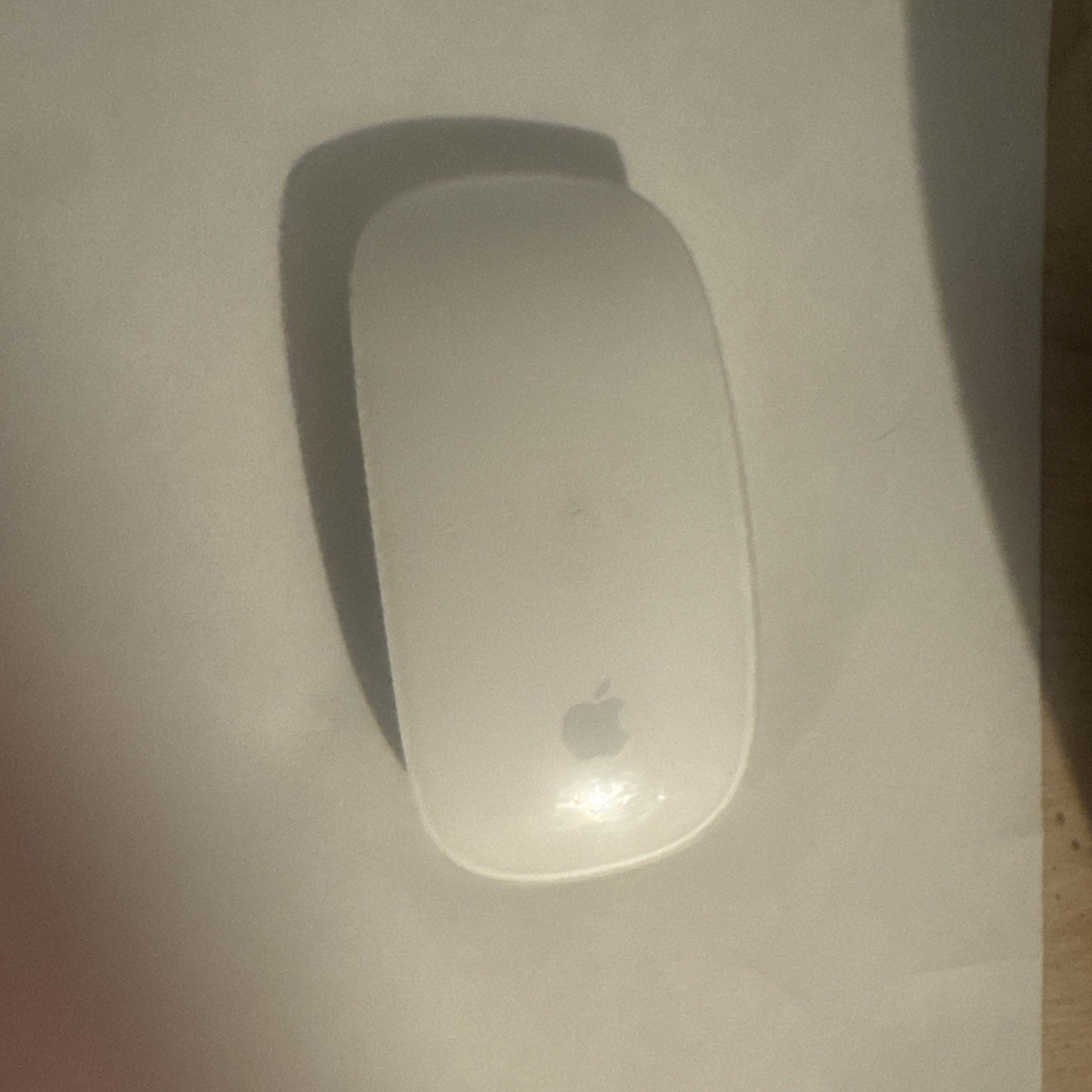 Apple Magic Gen 1  Bluetooth Wireless Mouse . AA batteries included