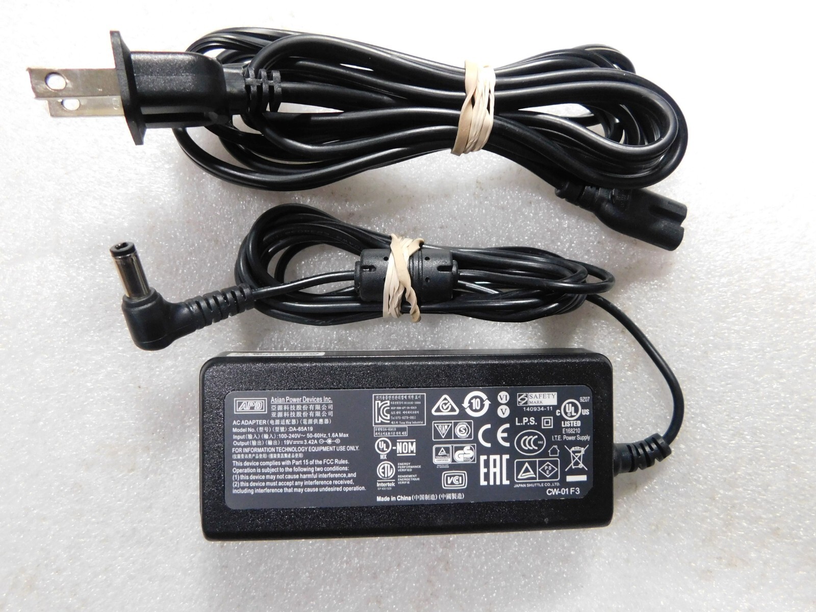 OEM APD POWER SUPPLY ADAPTER FOR SHUTTLE XPC DS77U DA-65A19 19V 3.42A 65W