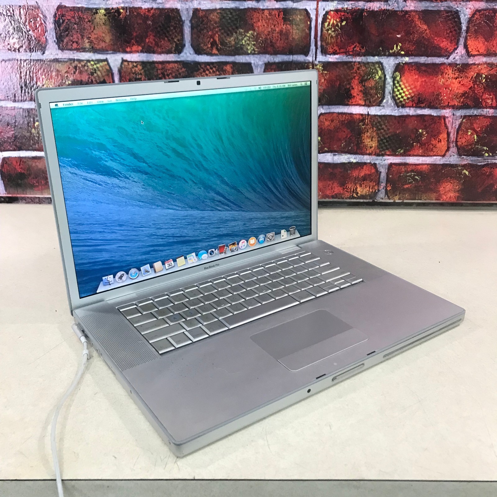 2007 MacBook Pro Retro Gaming Laptop Core 2 2.40GHz 4GB RAM OS 10.9.5 Mavericks