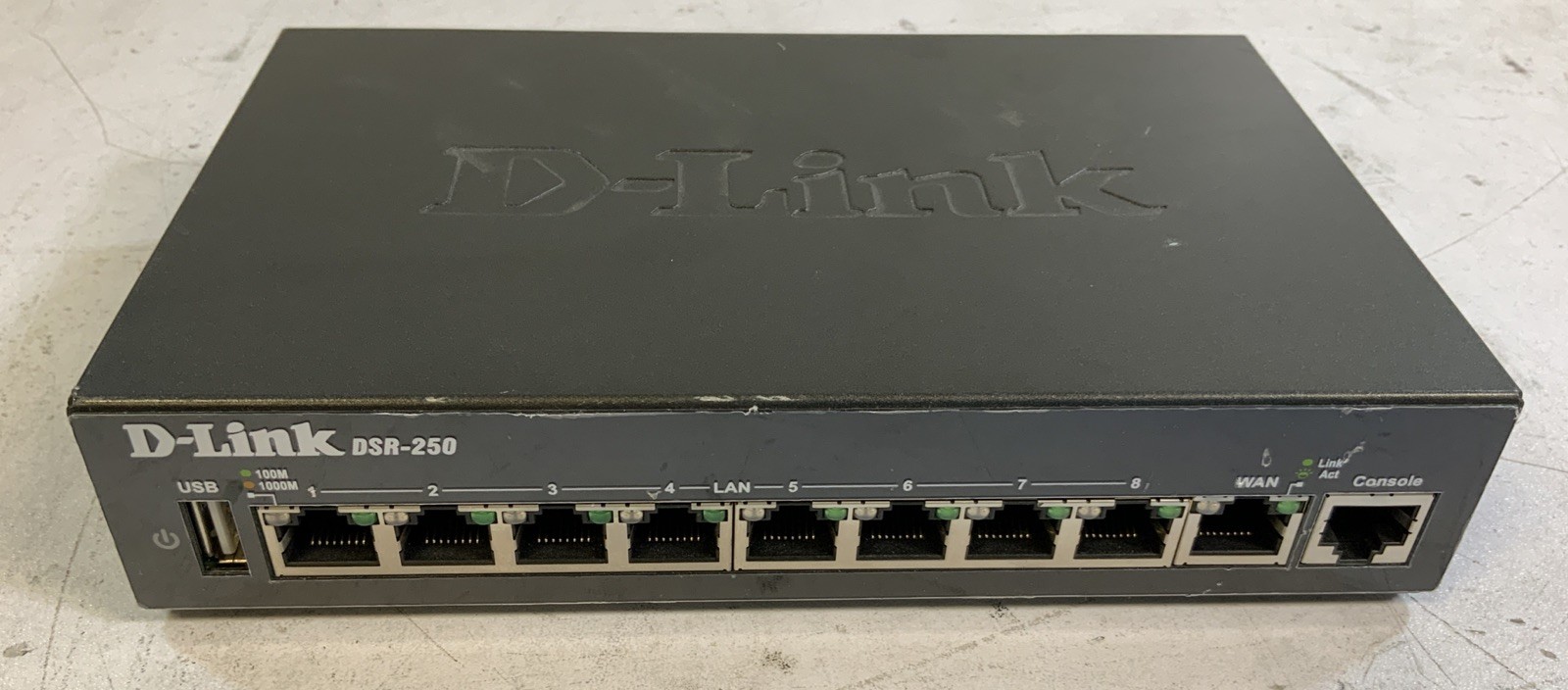 D-Link DSR-250 8 Port Gigabit VPN Router NS-B6C