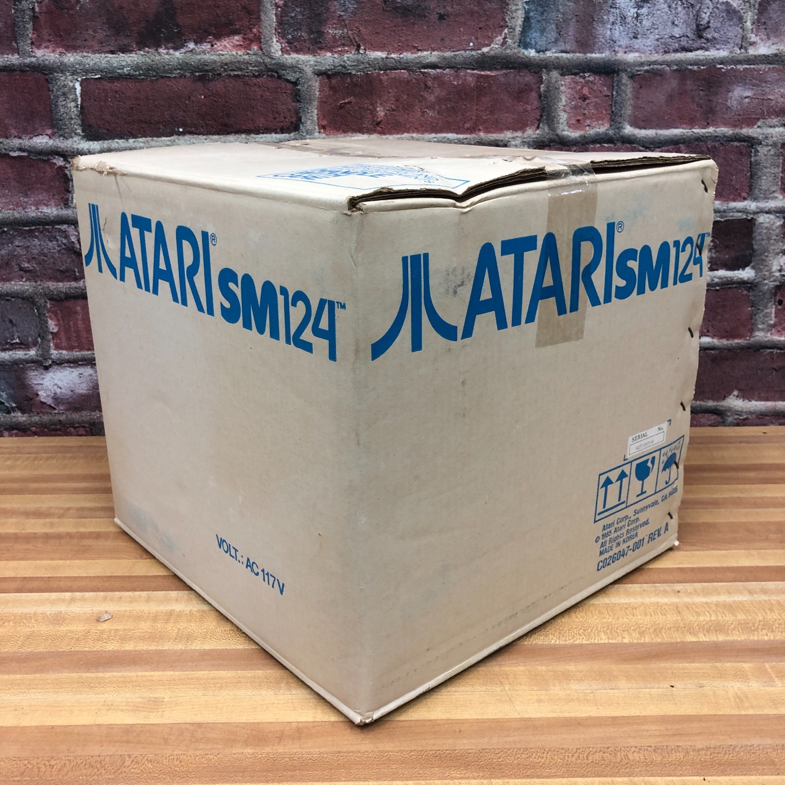 Atari ST SM124 Monchrome CRT Computer Monitor for Mega/ST Computers (WORKS)