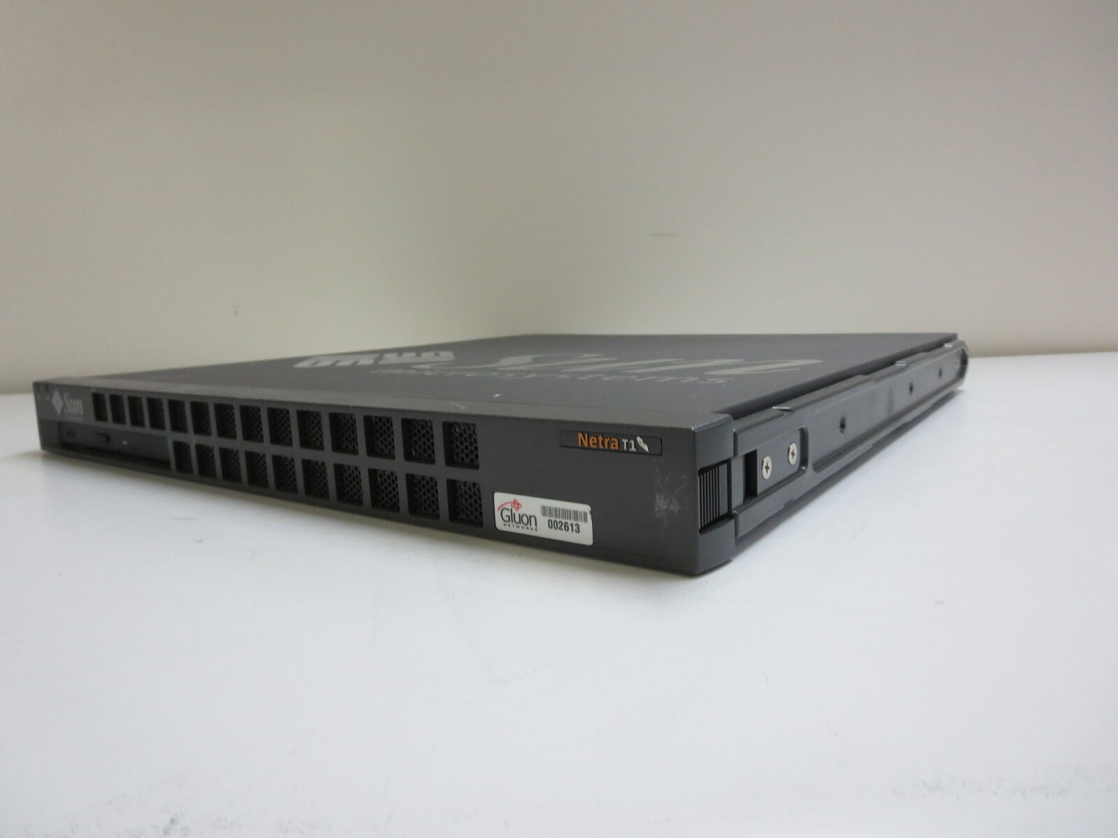SUN MICRO 380-0388-02 Sun Microsystems Netra T1 Model FJ2A Network Server 