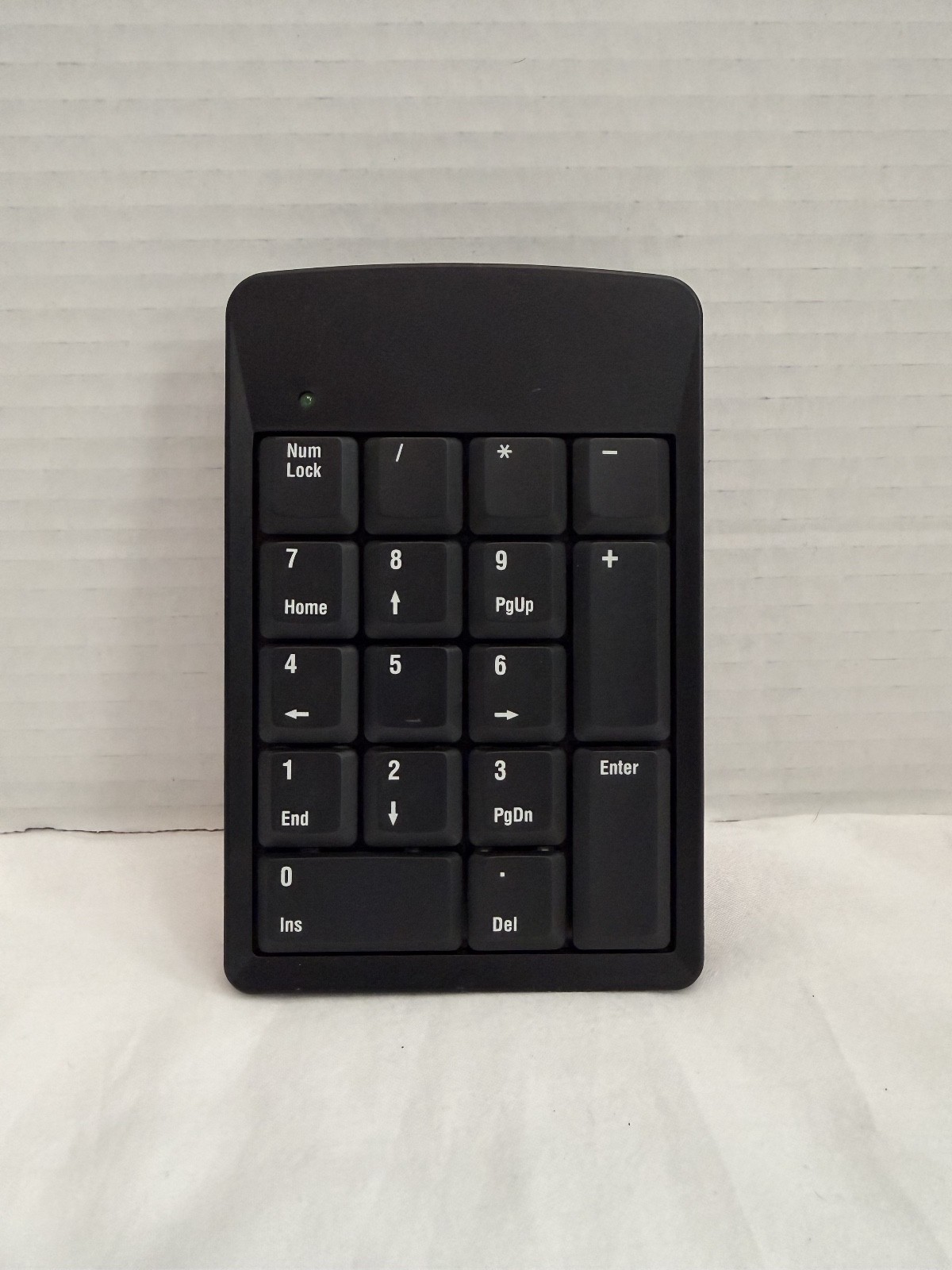 Targus Numeric Keypad Keyboard With Retractable USB Cable For Laptop PAUK001 