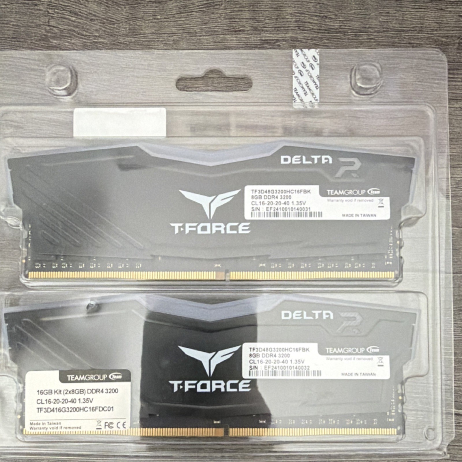 TEAMGROUP T-Force Delta R 16GB (2x8GB) DDR4-3200 DIMM 288-Pin RAM Kit