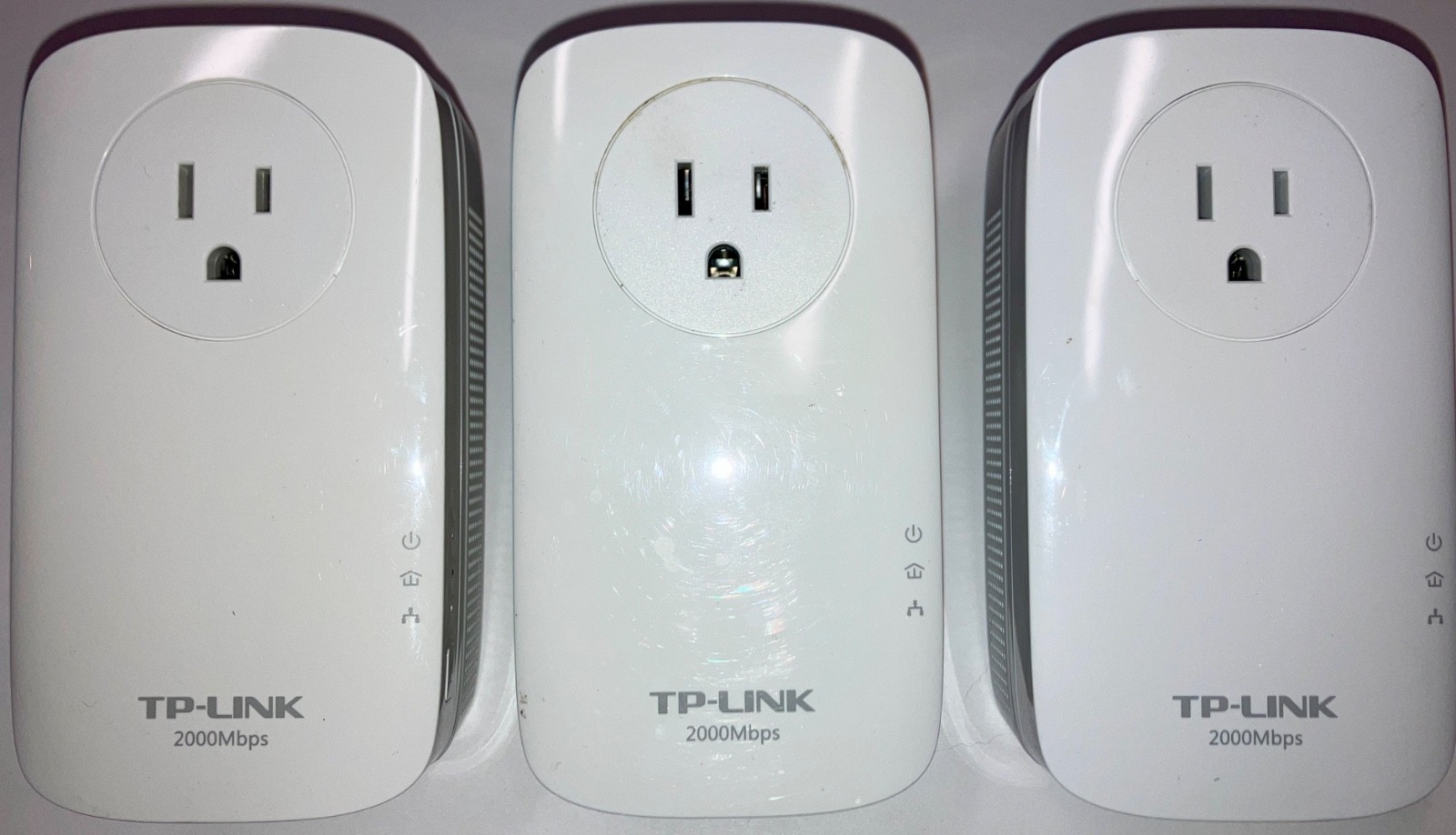 3 TP-LINK TL-PA9020P AV2000 2-Port Gigabit Powerline Adapters V1