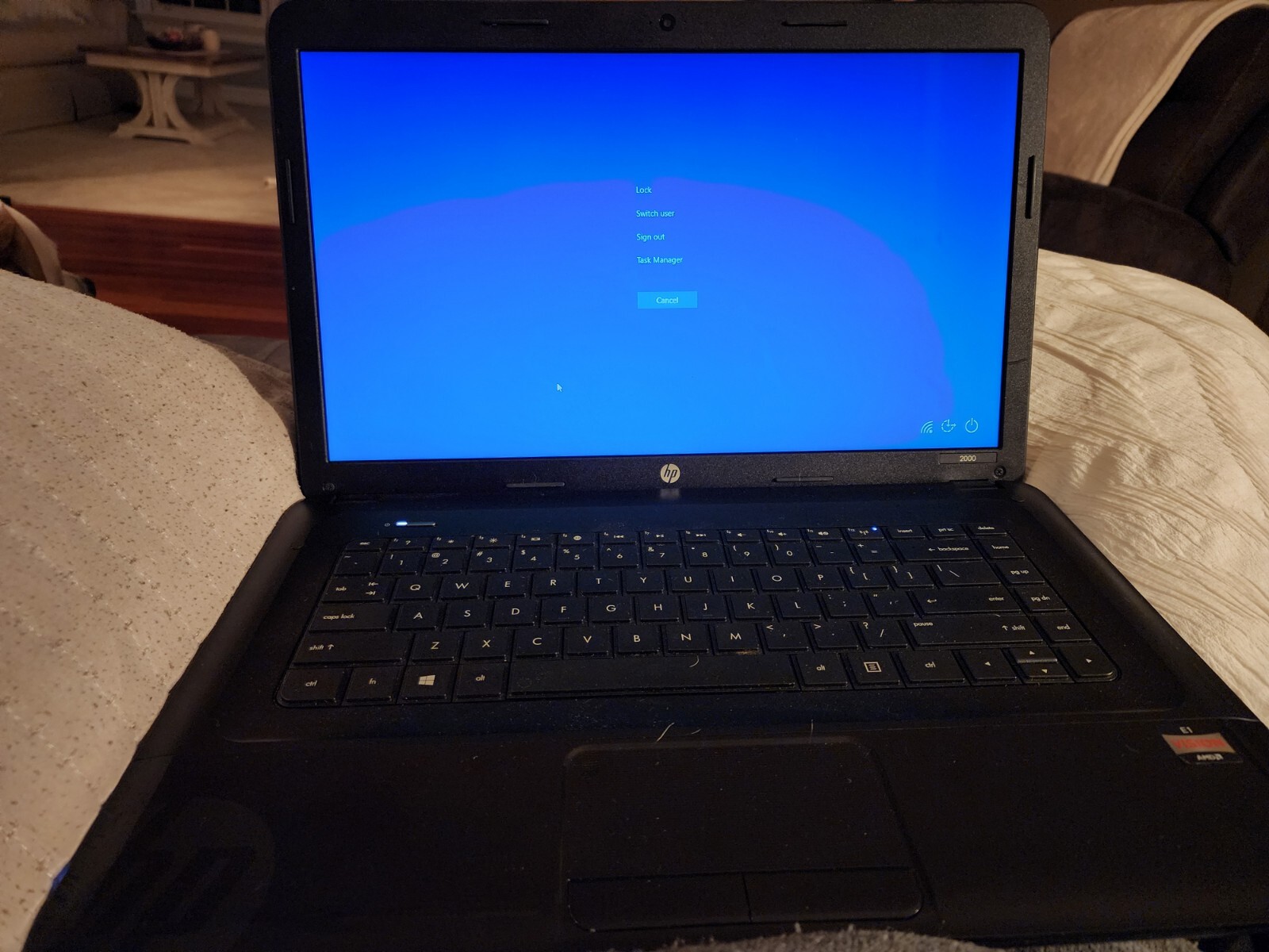 HP 2000 15.6in. (275GB, AMD E Series Dual-Core, 1.5GHz, 4GB)...