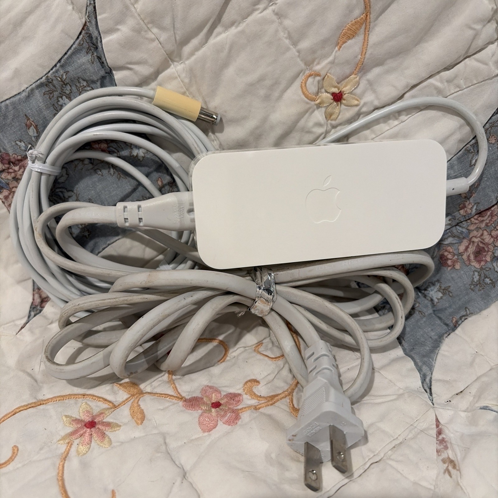Genuine Apple A1202 22W AC Power Adapter Charger with Long AC Extension Cord