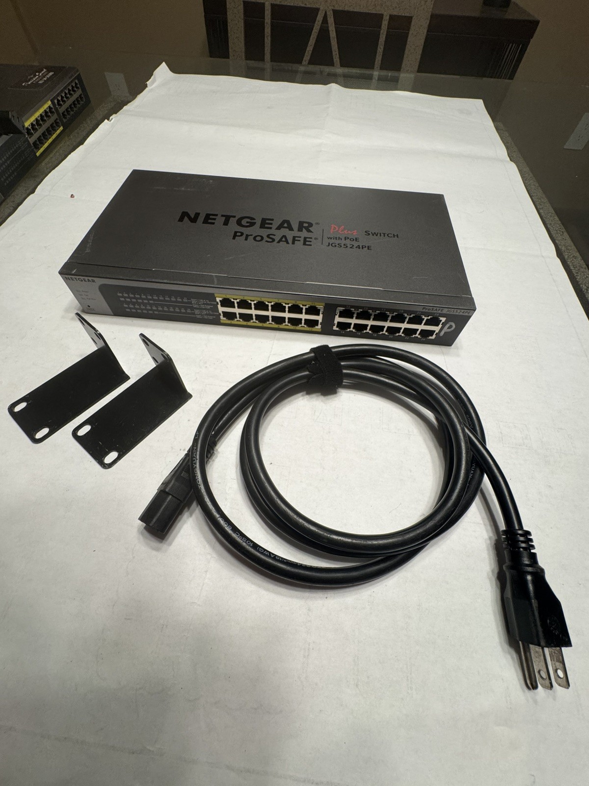 NETGEAR ProSAFE 24-Port Gigabit Managed Switch w/12 PoE Ports 100W (JGS524PE)