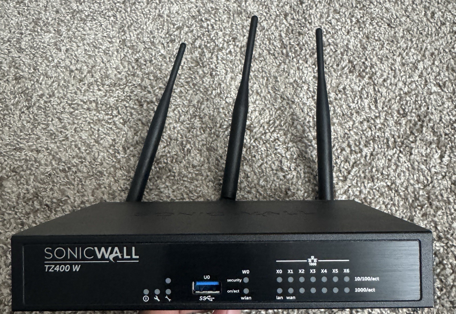 SonicWall TZ400W Wireless Network Security Firewall VPN Router w/ Antennas