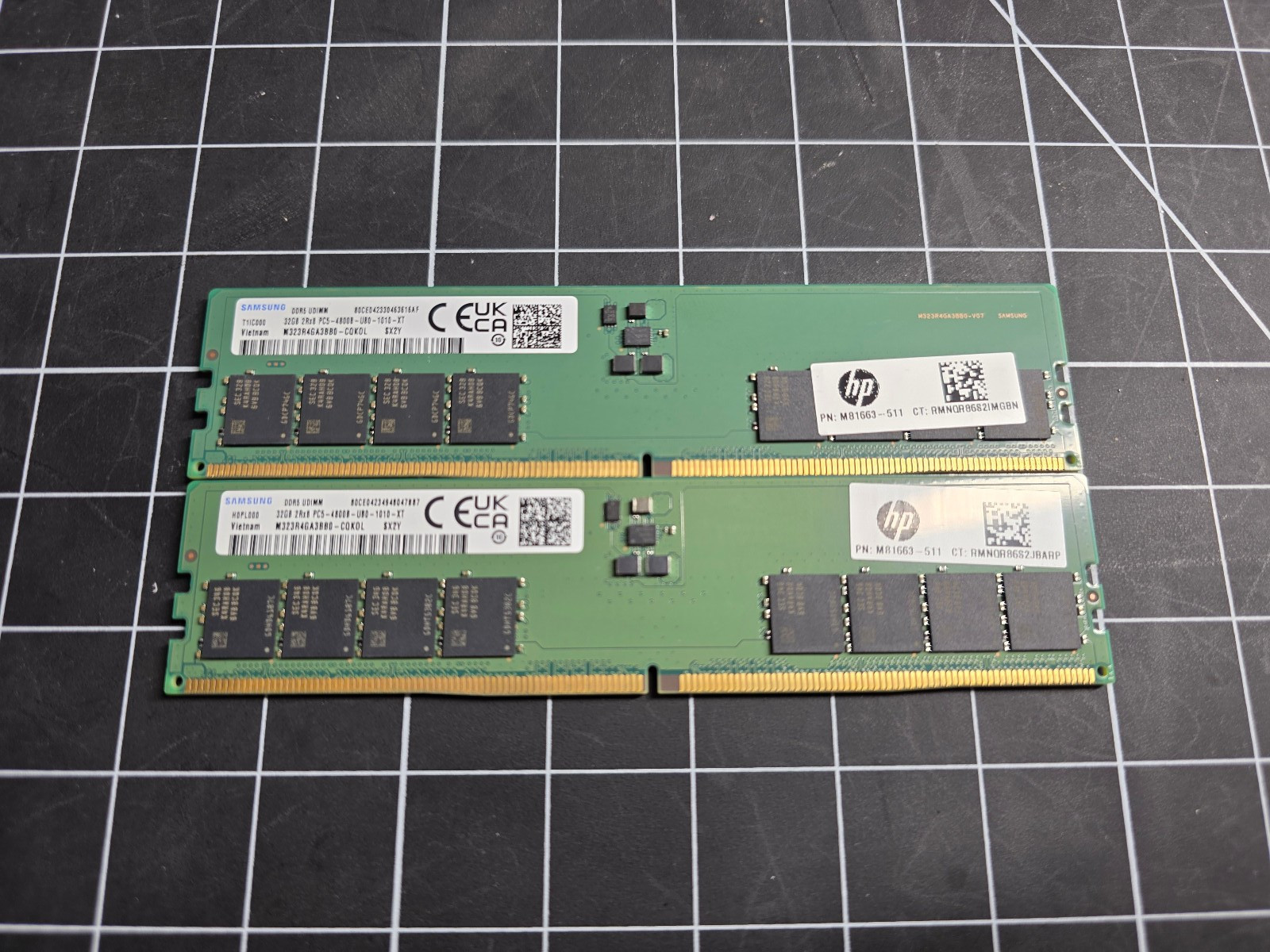 Lot of 2 - samsung 32gb ddr5 4800 udimm