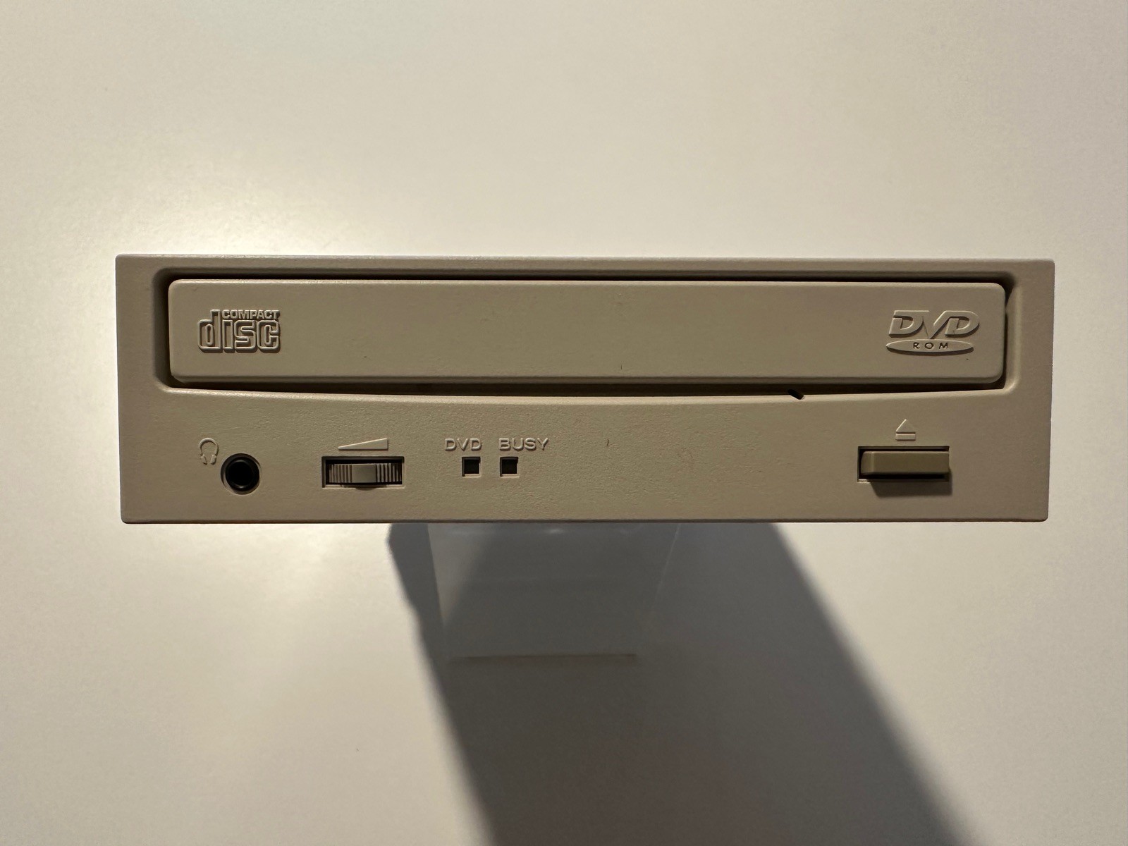 Hitachi GD-2000 2x IDE DVD-ROM Drive