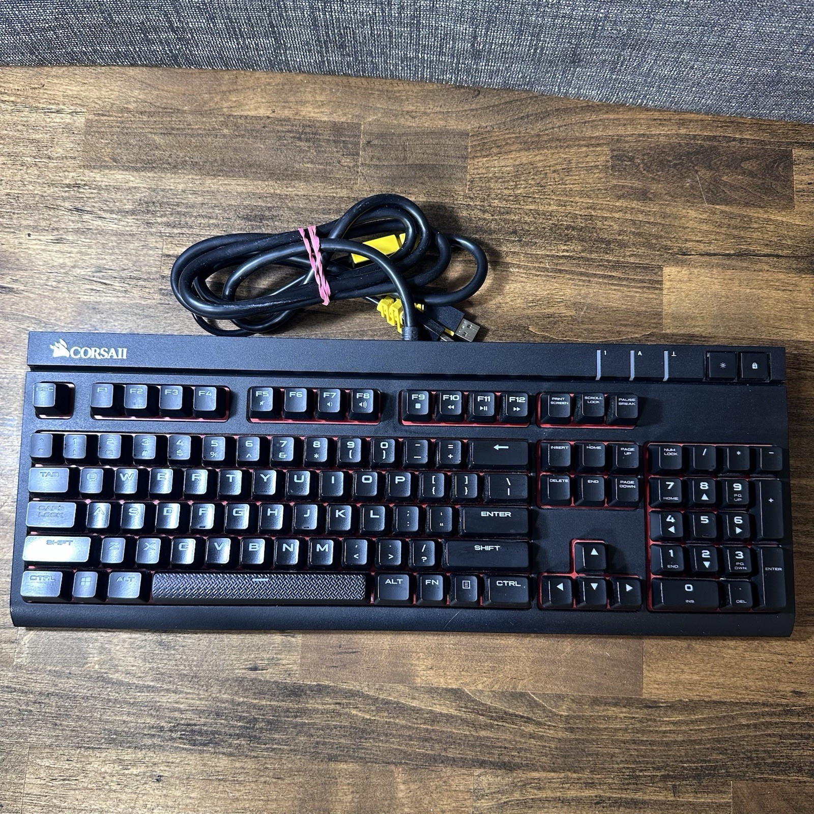 Corsair STRAFE Mechanical Gaming Keyboard Wired Red Backlit Black Tested