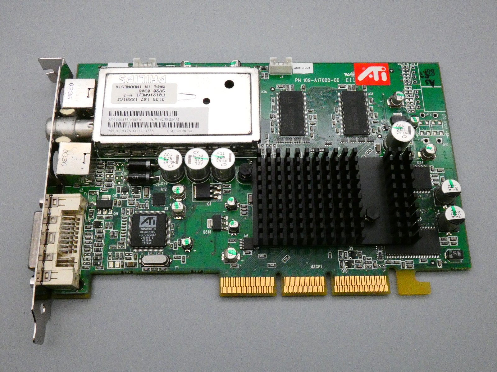 SAPPHIRE All-In-Wonder ATI RADEON 9200SE 128MB 109-A17600-00 VGA Card - AGP Slot