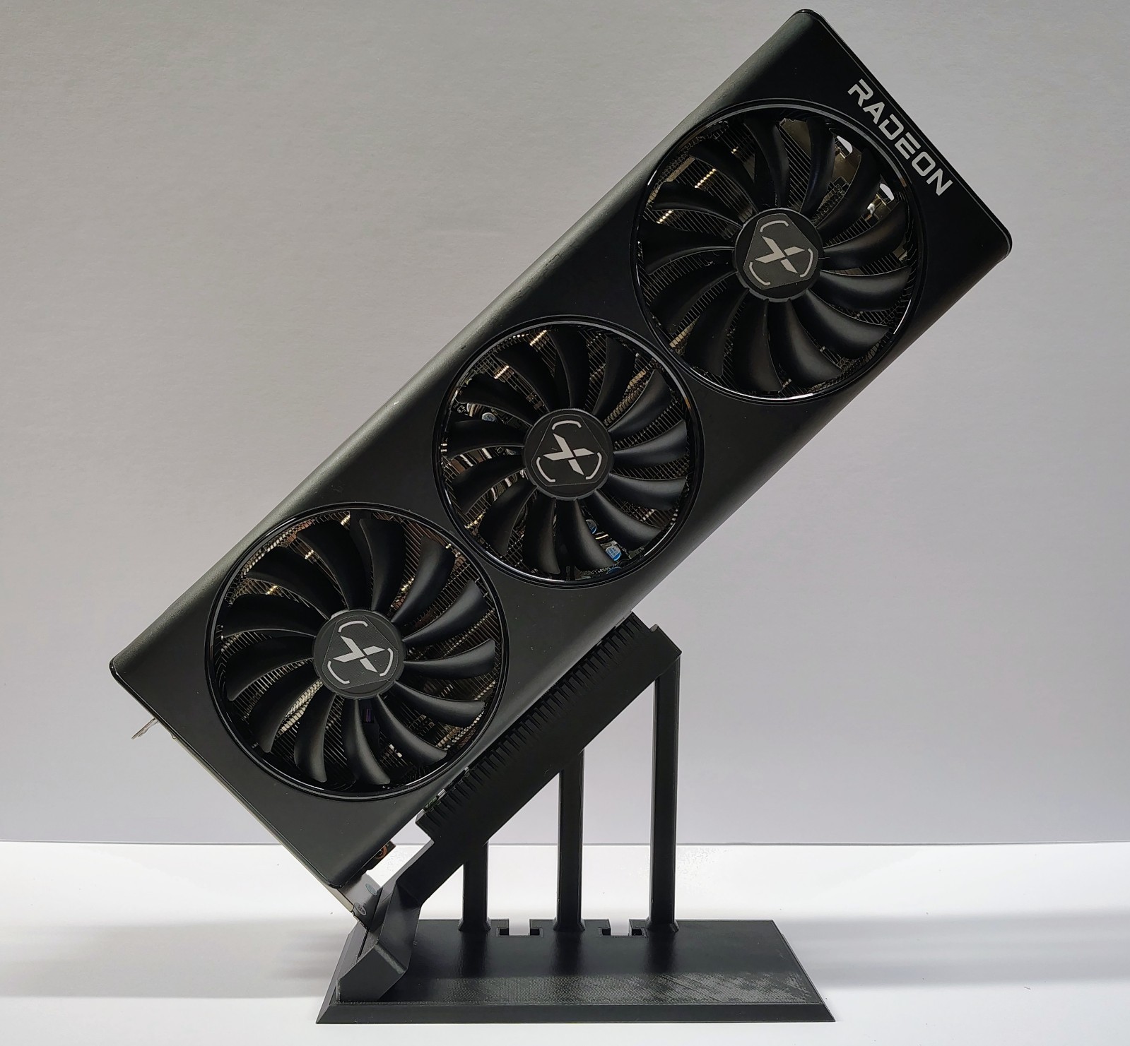 XFX Speedster SWFT319 AMD Radeon RX 6800 16GB GDDR6 Graphics Card