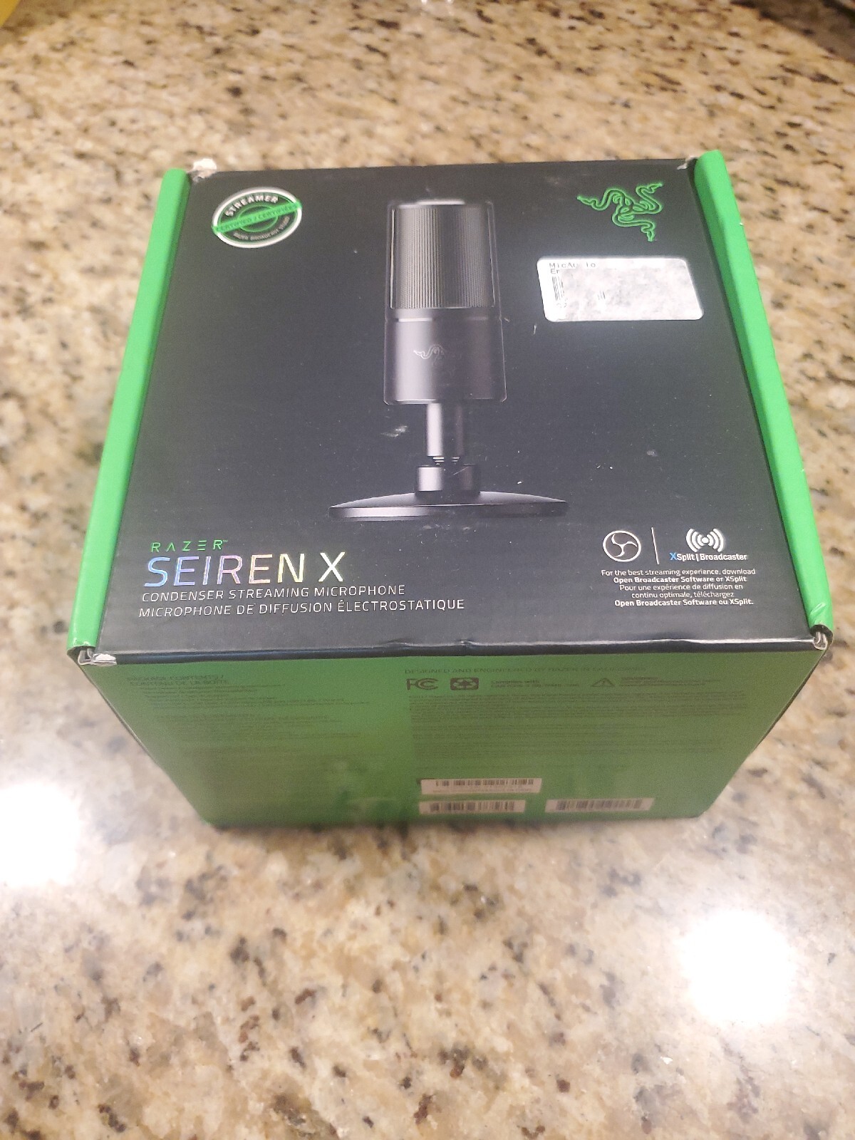 Razer Seiren X: Supercardioid Condenser Mic - Professional Streaming Microphone