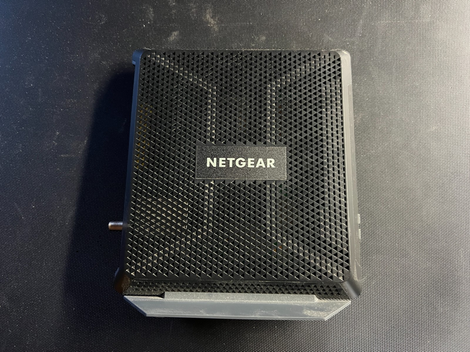 NETGEAR Nighthawk AC1900 WiFi DOCSIS 3.0 Cable Modem Router (C7000V2)