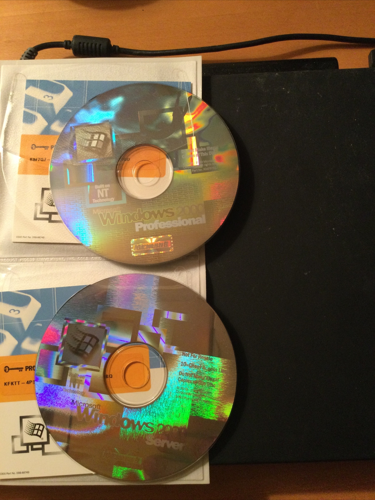 BRAND NEW AUTHENTIC Microsoft Windows 2000 Server +10CALS+WINPro+Deploy+Keys NFR