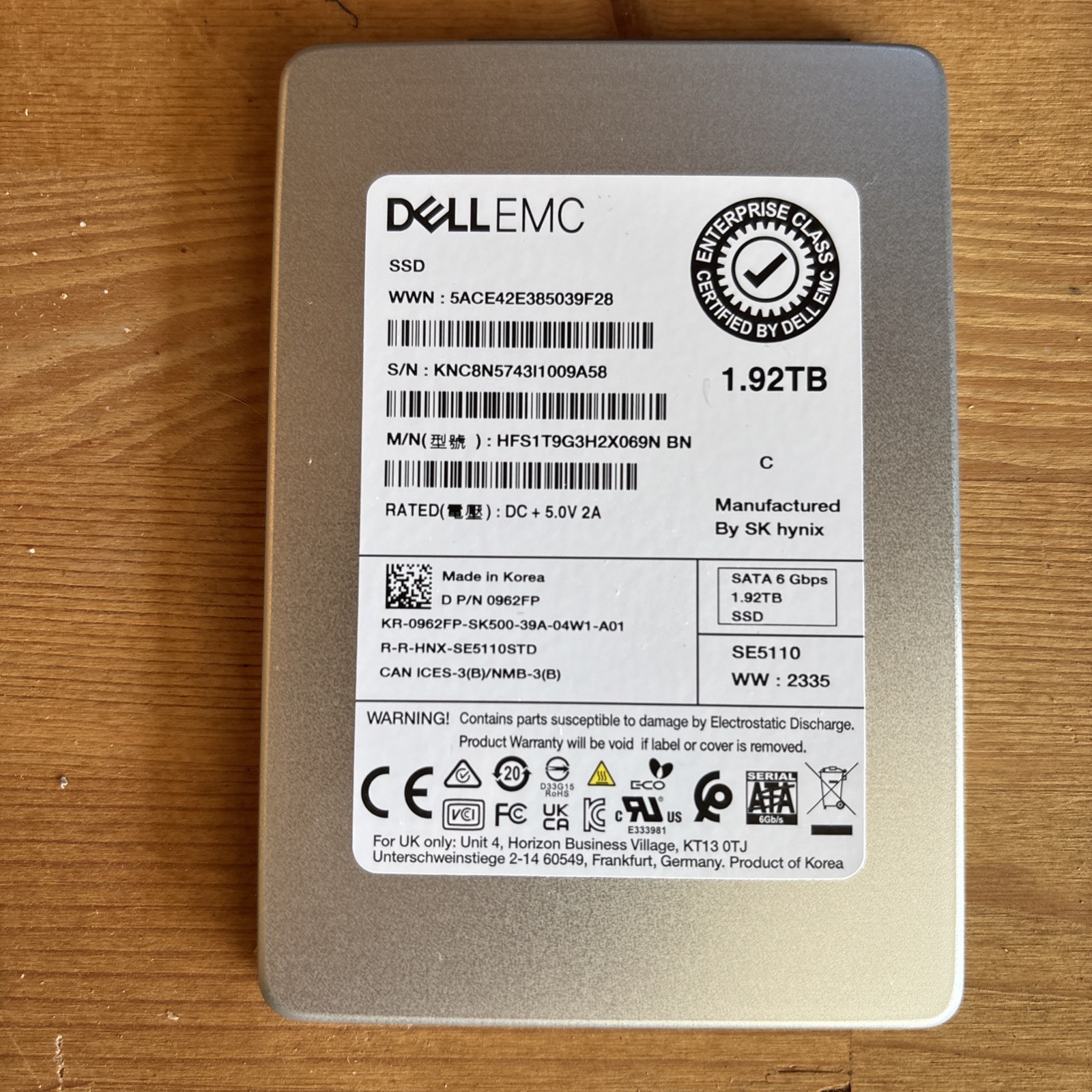 962FP DELL 1.92TB SATA 6Gbps Read Intensive 2.5in SSD 0962FP HFS1T9G3H2X069N