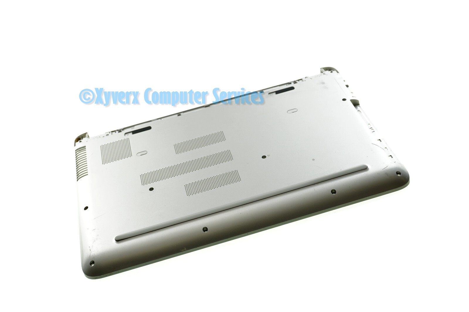 809021-001 GENUINE HP BASE COVER SILVER 15-AB243CL (GRADE C)(READ)(DD40)