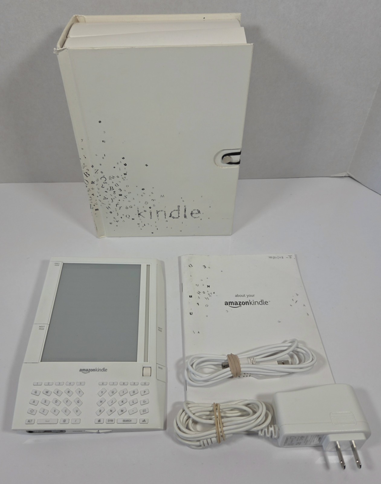 Amazon Kindle 1st Generation D00111 eReader with Original Box Tested Working