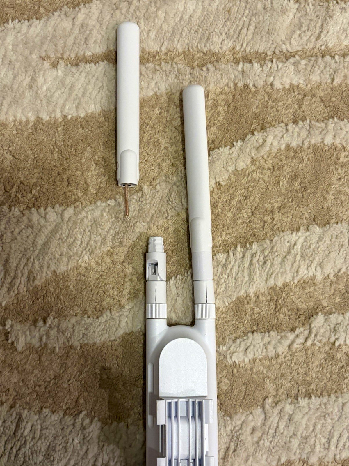 Ubiquiti UniFi UAP-AC-M AC Mesh Access Point – Broken Antenna – Parts/Repair
