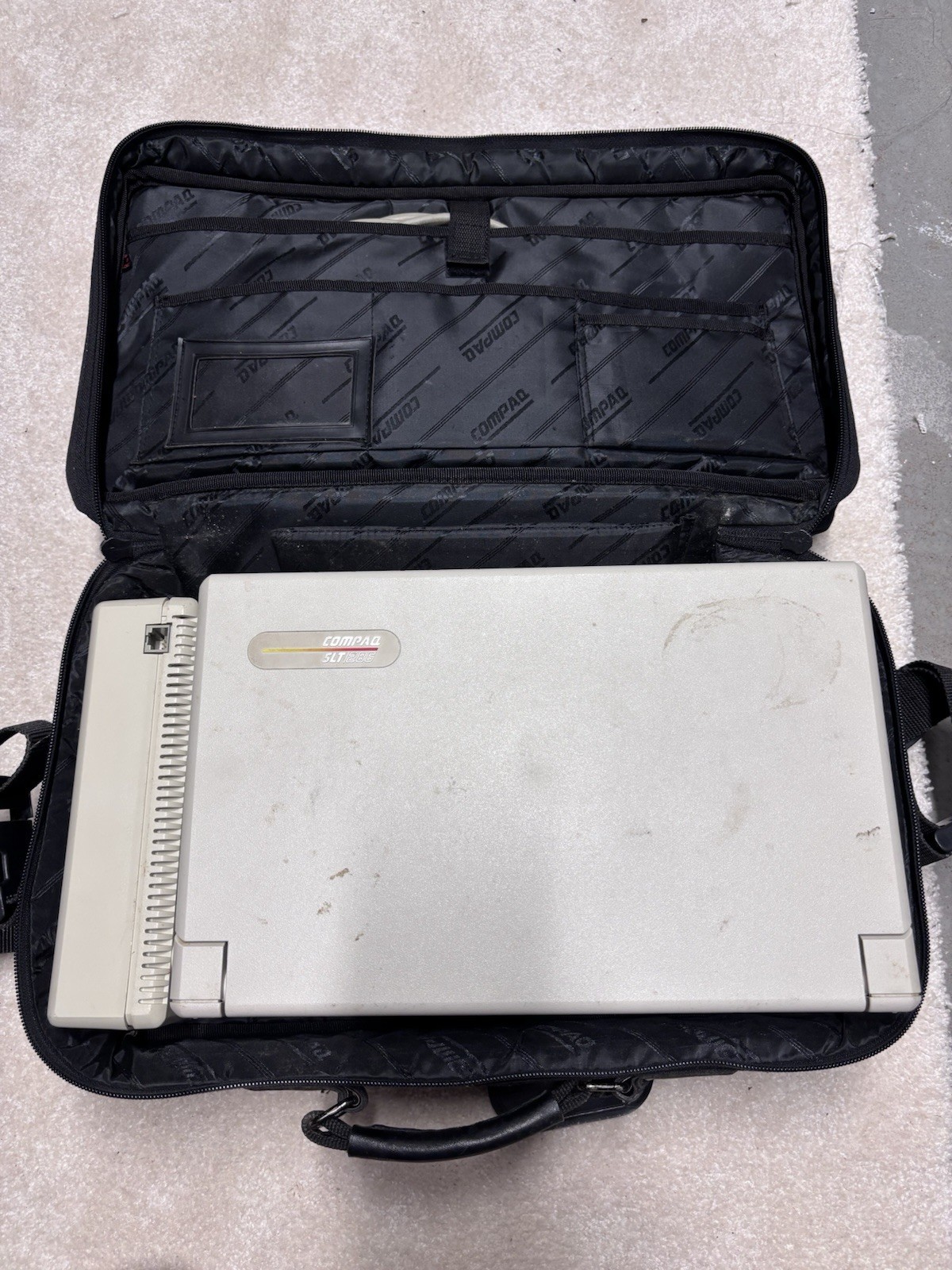 Compaq SLT/286 Model 2680 Vintage Laptop Powers On Display Works w/ Case Adapter