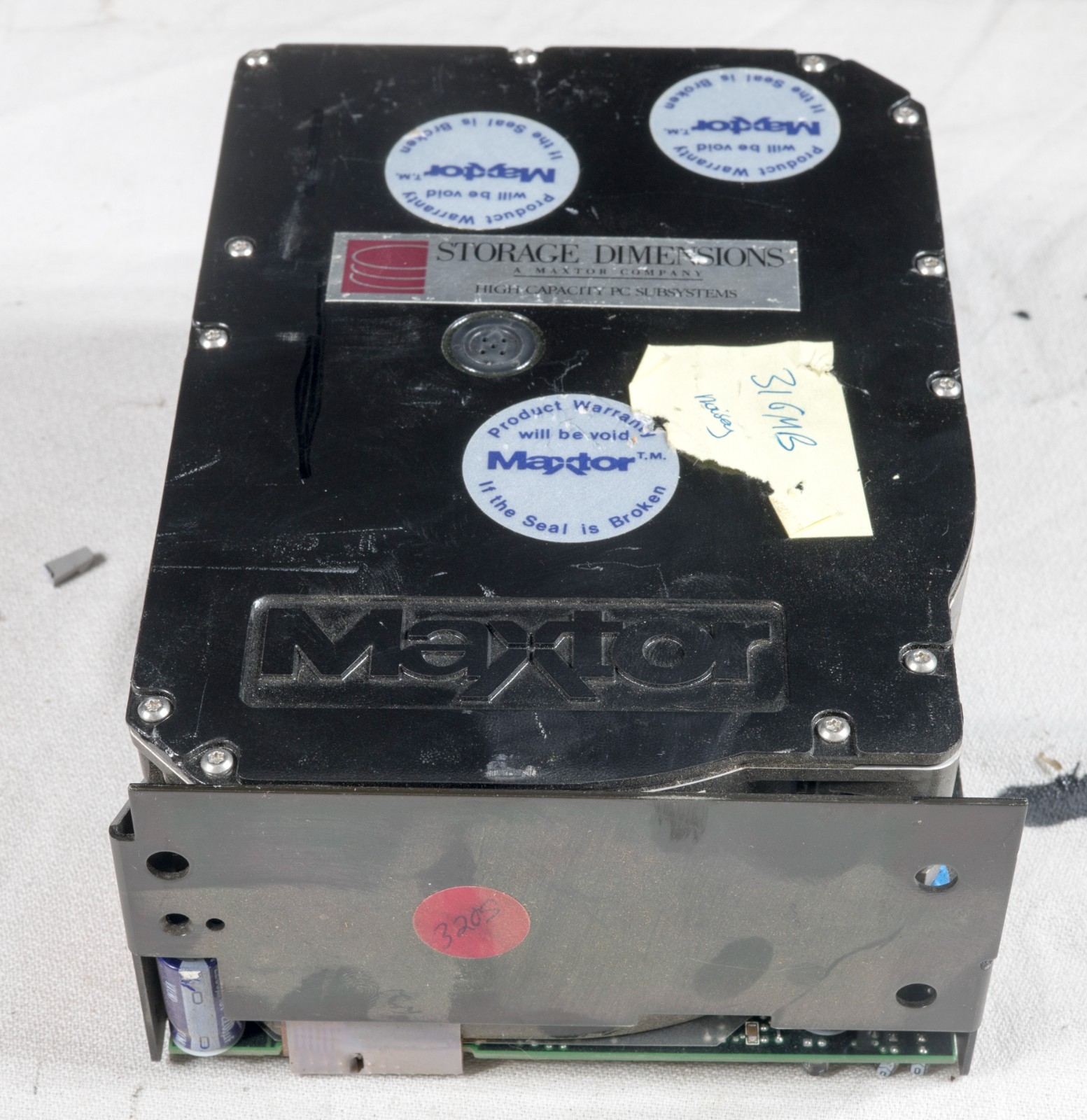 Maxtor XT-4380S 5.25" FH 380MB SCSI hard drive tested to power on 6256
