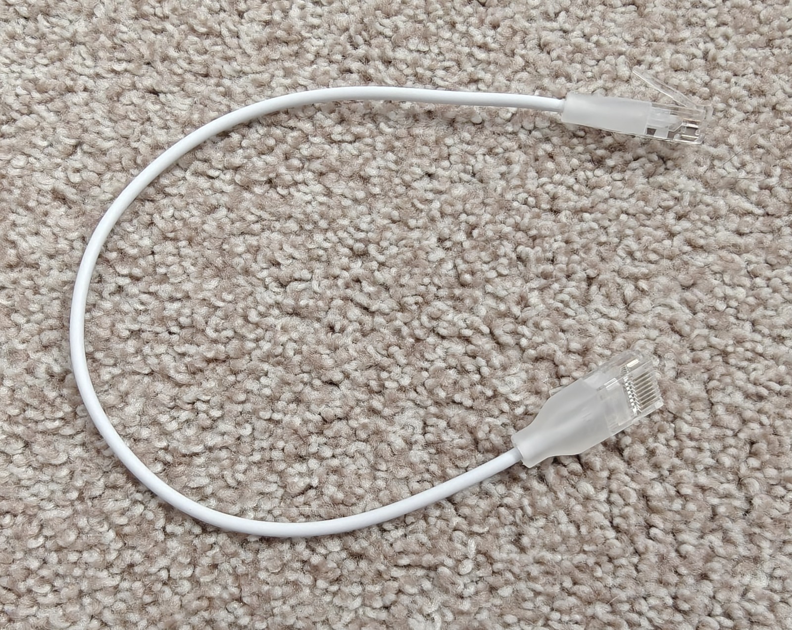Ubiquiti UniFi Etherlighting Cat6 Patch Cable 0.3m 1ft White 10Gb PoE+++