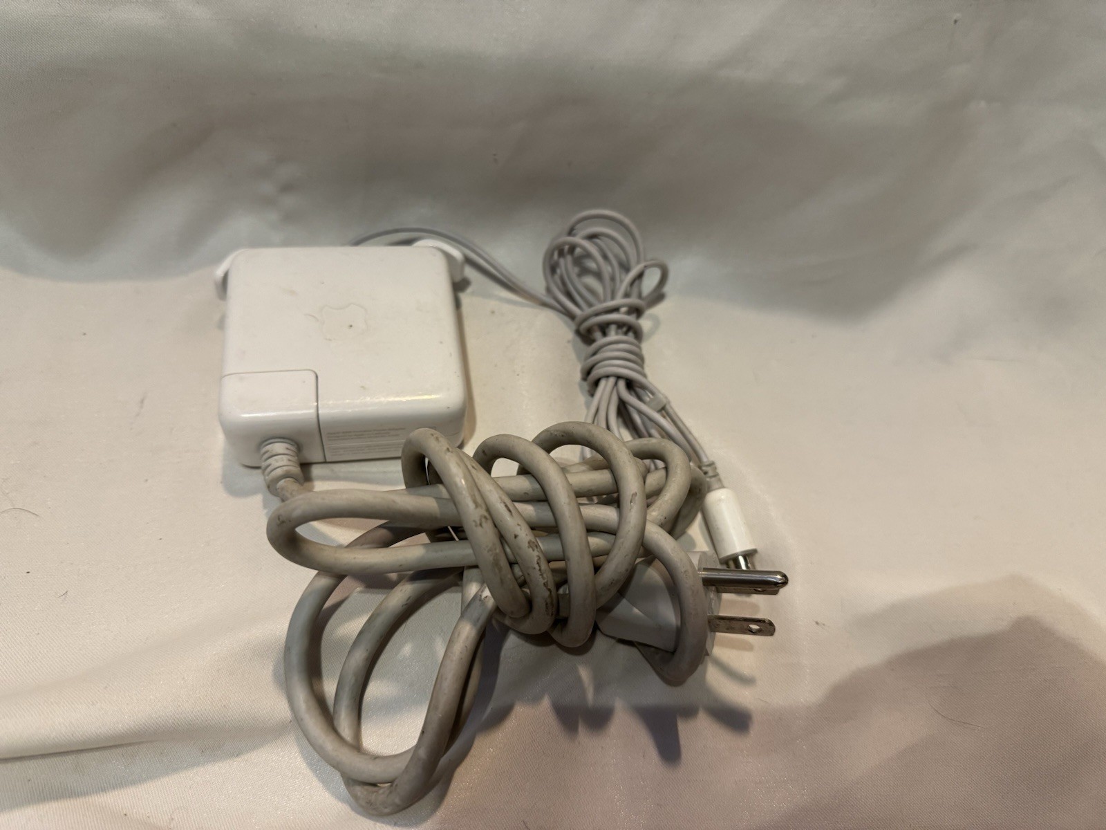 Apple 45W Portable Power Adapter Model No. A1036
