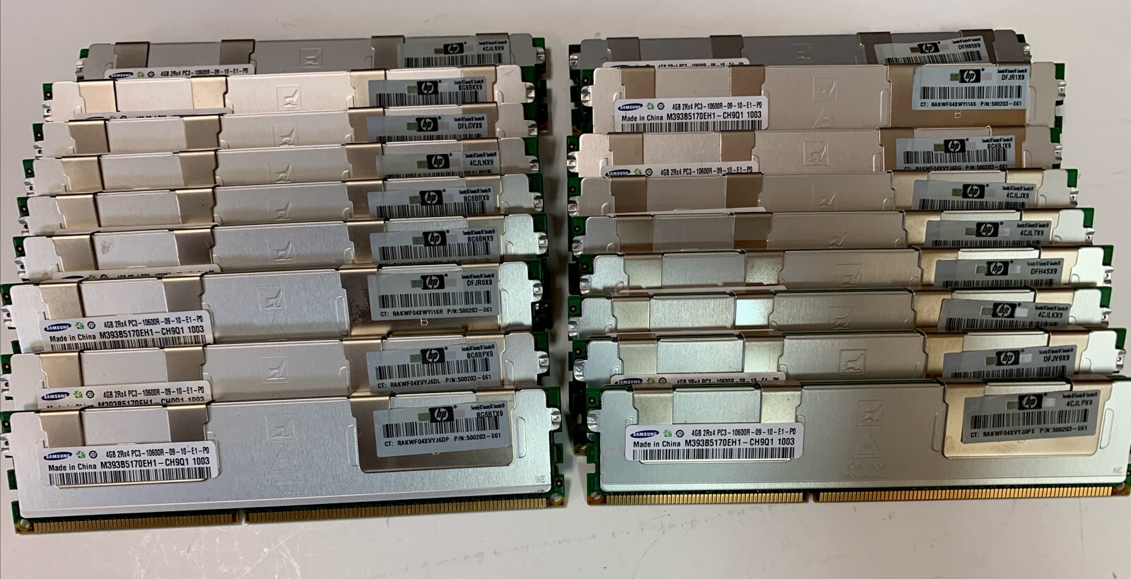 [72GB]  Samsung 4GB 2RX4 PC3-10600R ECC 240-pin RDIMM 500203-061 for HP Servers