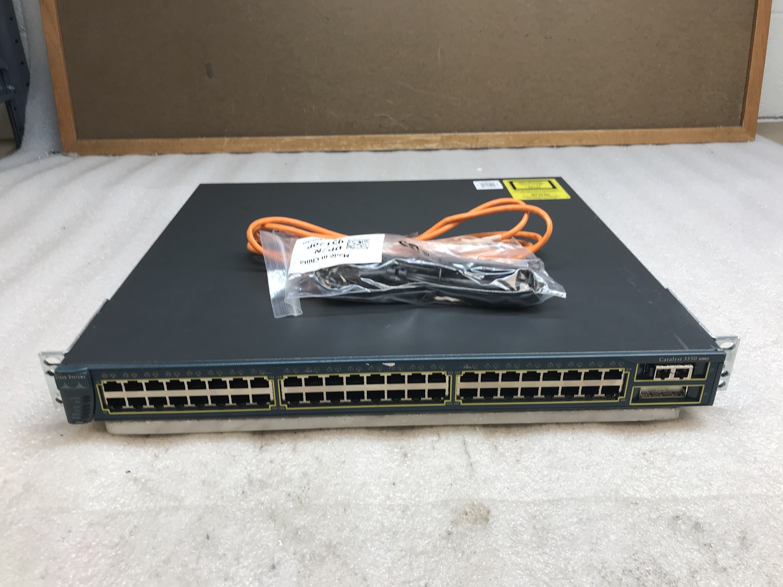 Cisco Catalyst 3550 Series WS-C3550-48-SMI Network Switch 48-Port w/ Ears & Cord