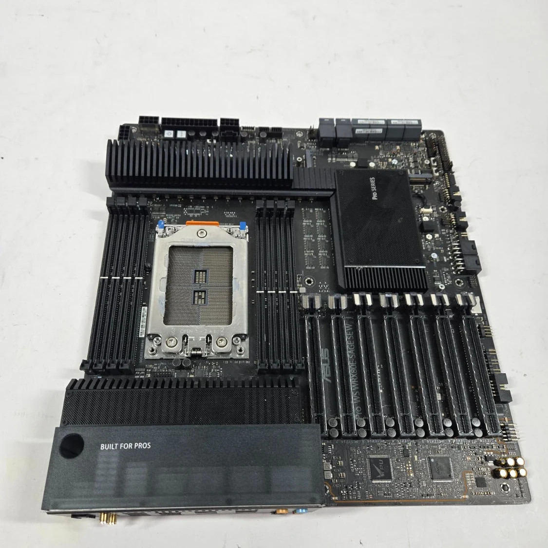 Asus Pro Series sTR5 ATX (Defective)