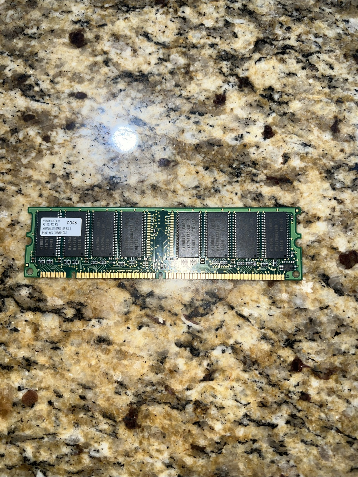 Hyundai HYM7V65801 PC100 64MB SDRAM Memory 