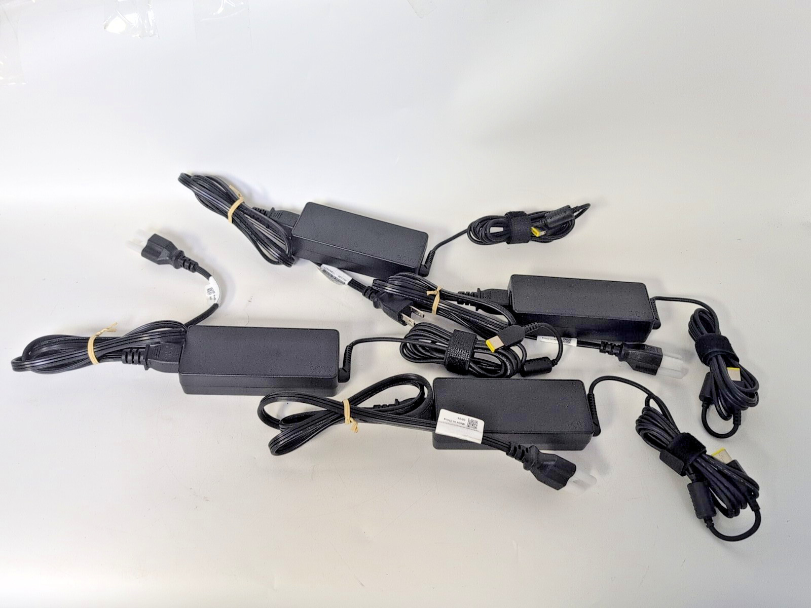 LOT OF 4 LENOVO AC ADAPTER 90W PA-1900-74