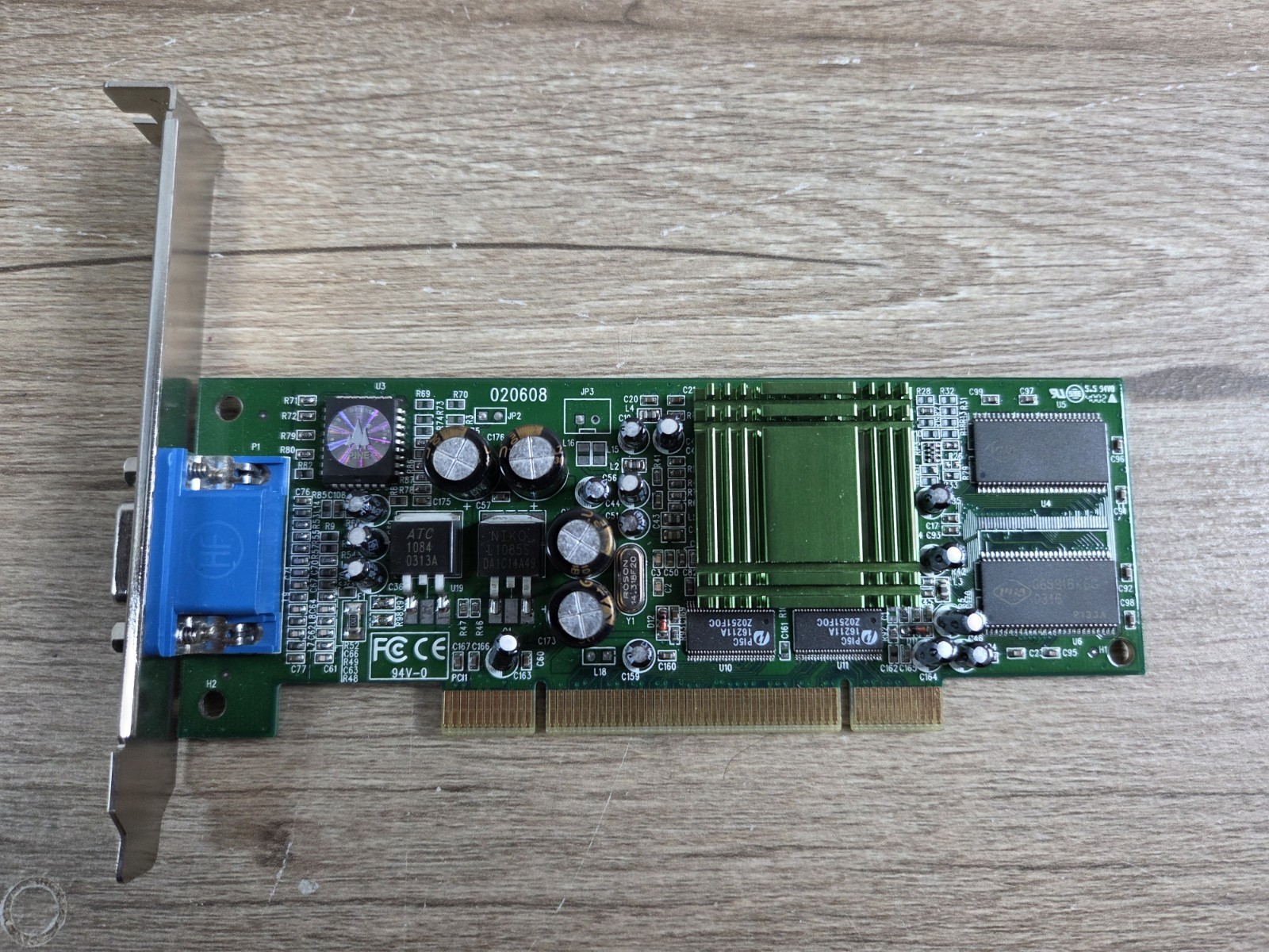 PINE 3D Phantom XP-2800 32MB AGP Universal Graphics Card  Untested
