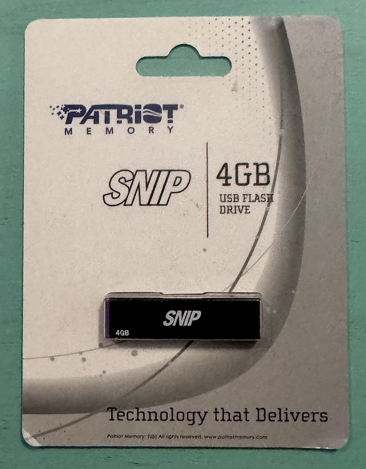 Patriot Memory SNIP 4GB USB Flash Drive 4 GB
