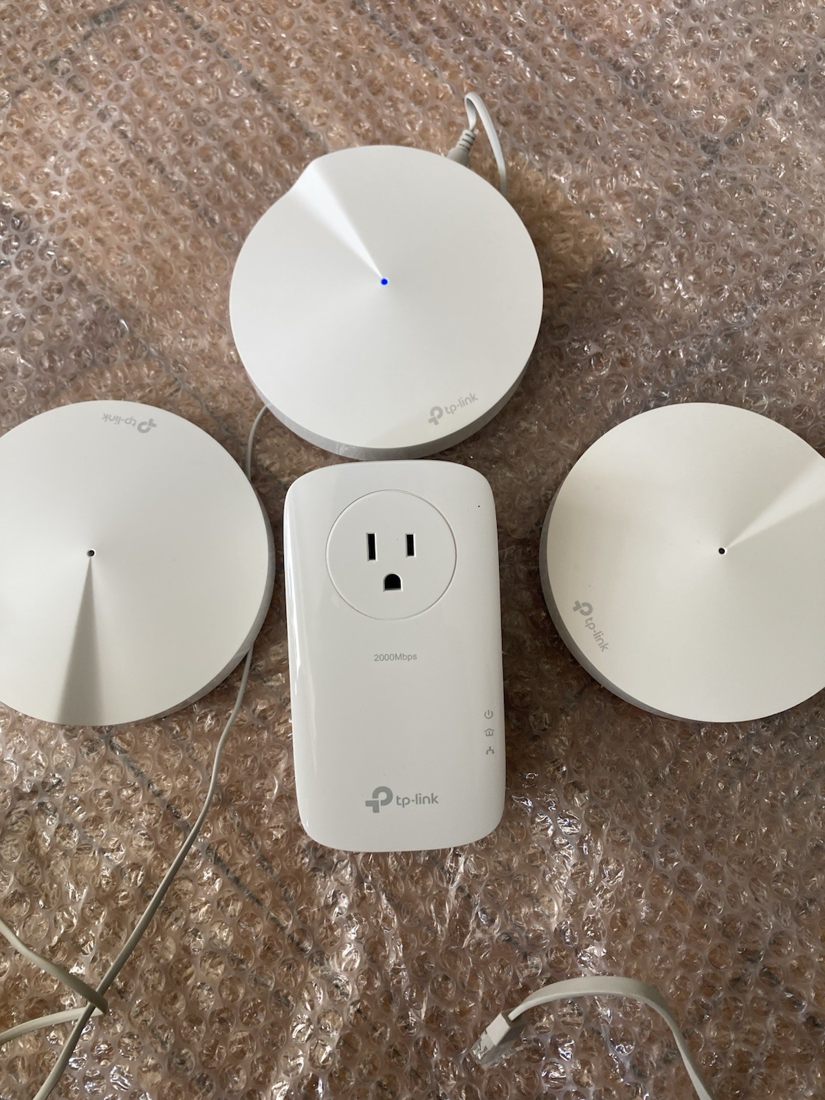 TP-Link Deco M5 Mesh Wi-Fi System (3-Pack) + AV2000 Powerline Adapter TL-PA9020P
