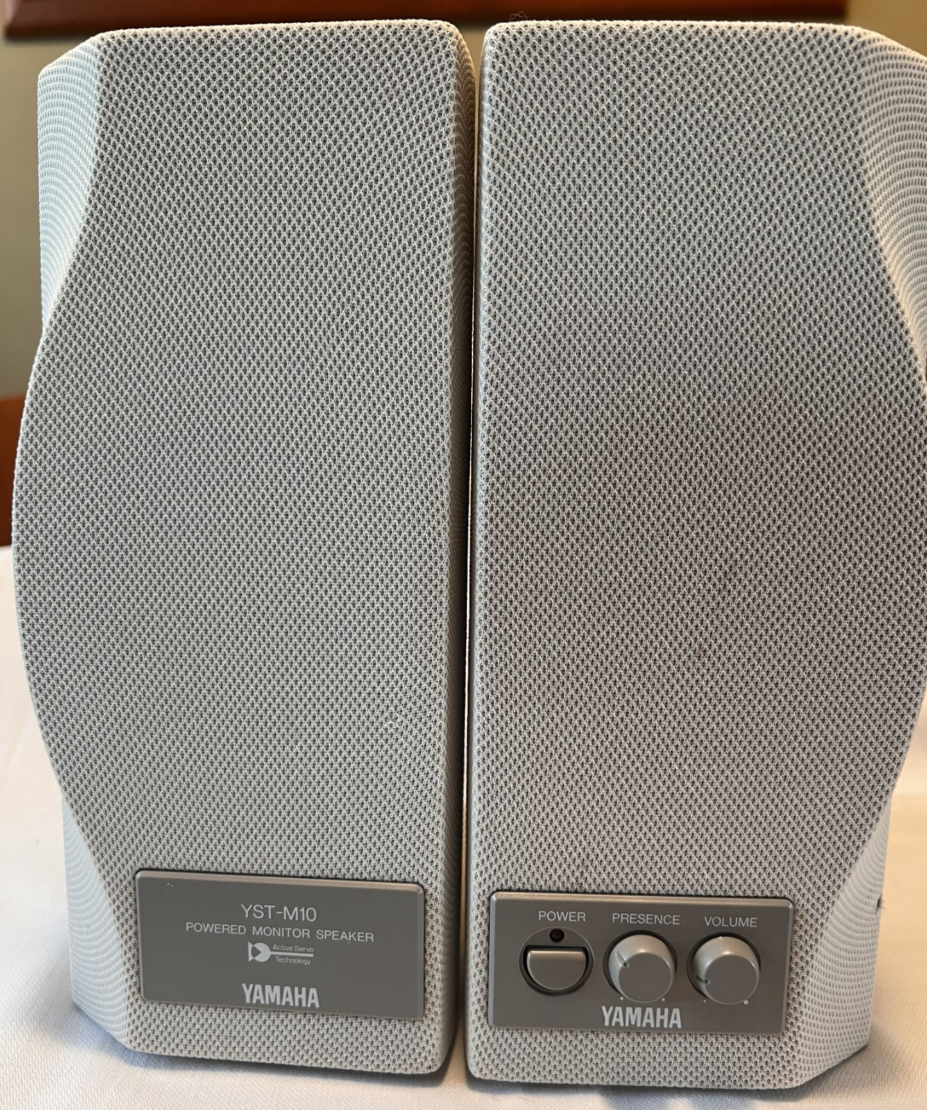 Yamaha YST-M10 Computer/Gaming Speakers w/ Power Cord and Connection Cables