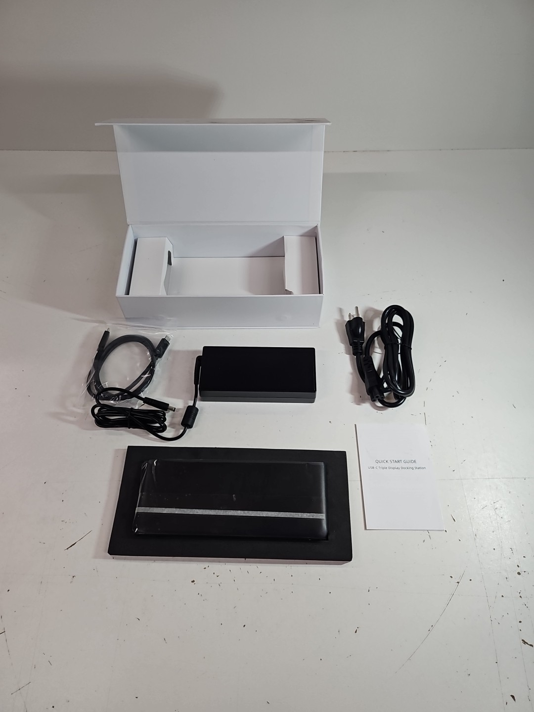 Net Patibles 4k USB-C Triple Display Docking 100W 12-Port DOS-UBC-12P-01B-NP