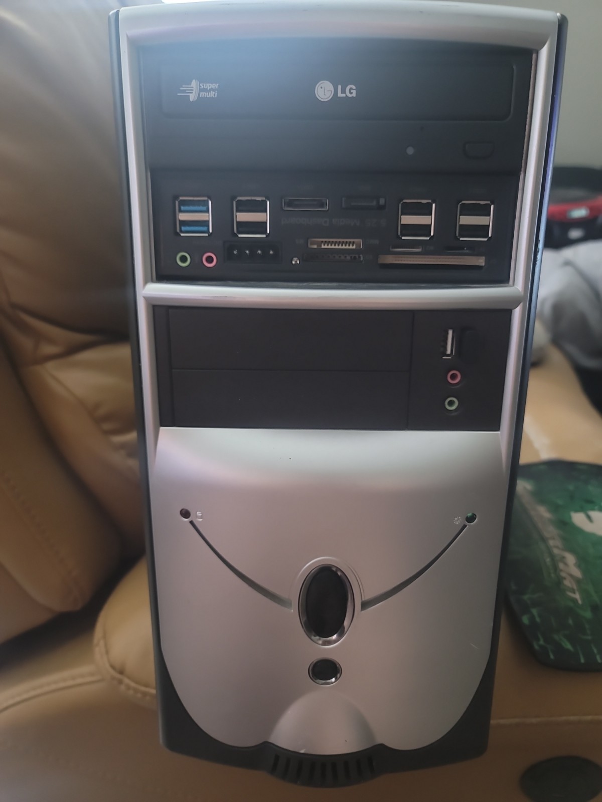 Retro Sleeper Gaming Computer AMD Ryzen 5 5500X3D 32 GB RAM 1TB SSD EVGA  1660TI