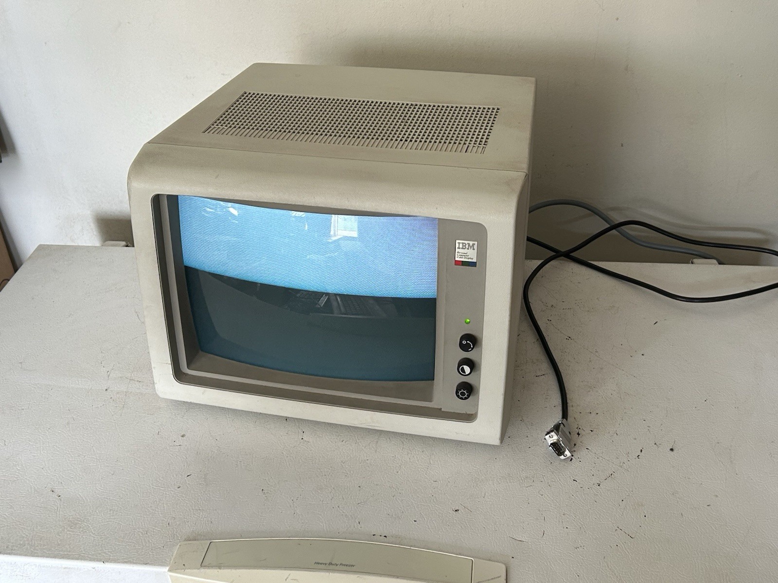 IBM 5153 Personal Computer Color Display CGA CRT Monitor Powers On Light Up